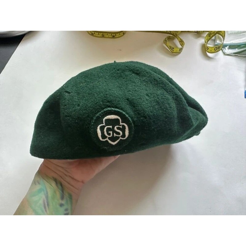 Vintage 100% wool green Girl scout beret